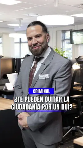 ¿TE PUEDEN QUITAR LA CIUDADANÍA POR UN DUI? 🍺 La respuesta es NO. ❌ Una vez que alguien ya es ciudadano, no le pueden quitar la ciudadanía solo por un DUI. ⚖️ Sin embargo, el caso sigue siendo grave y puede dejar antecedentes que afecten tu récord y tu futuro. Más de 1 millón de arrestos por DUI ocurren cada año en EE.UU. 😮 Lo más importante es defender tu caso de la manera más agresiva y correcta posible para proteger tu historial. 🫱🏽‍🫲🏾 📞 Llama hoy para una consulta GRATIS al 844-440-7444 📞 Estamos aquí para ayudar y proteger tus derechos. 🙌🏽 @DON CHETO  @QueBuena  . The United Firm | La Liga Defensora #UnitedFirm #Defensora #DefensaCriminal #ConsultaGratis #Abogados    