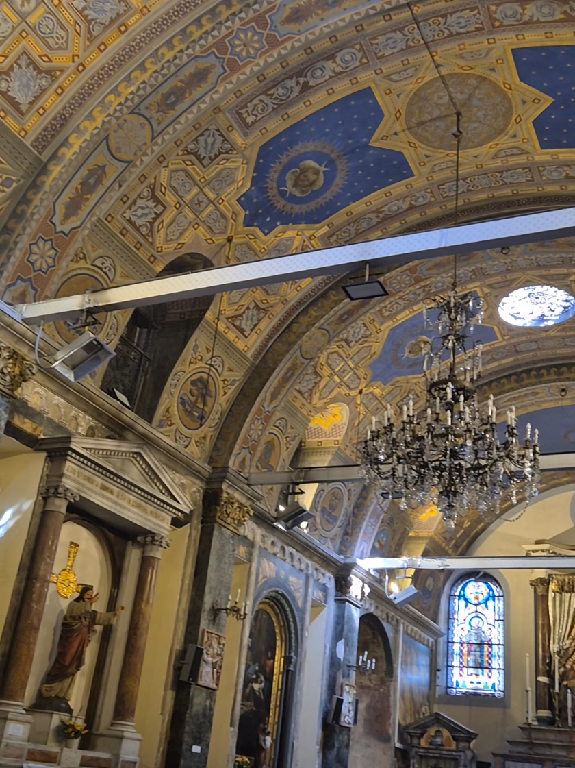 Taksim'deki çok popüler olmayan latin katolik kilisesi: Santa Maria Draperis Kilisesi #taksim #istanbul #kilise #gezi #beniöneçıkart 