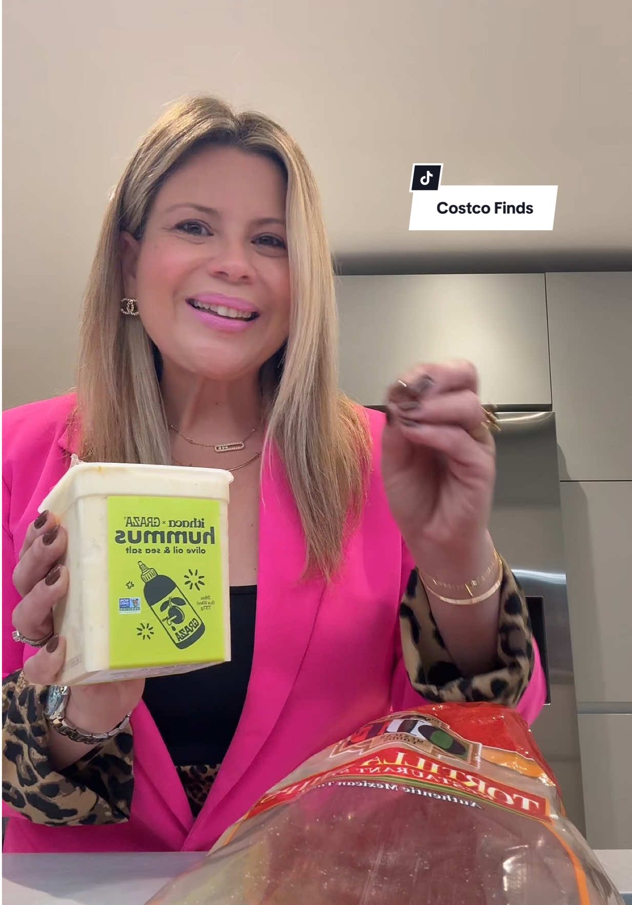 Gracias @ANAPAOLA por la recomendación #costcofinds #fyp #hummus @Costco Wholesale 