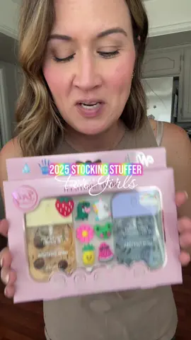 These are adorable! #stockingstuffer #girlgifts #stockingstufferideas #giftsforkids 