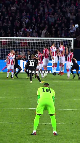 Les 5 coups francs que même superman n’aurait pas attrapé.😤#ronaldo #juninho #robertocarlos🇧🇷 #payet #ronaldinho #football 