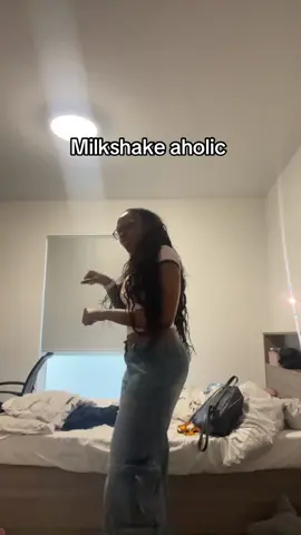 I can’t stop doing the dance pls send help #katseye #katseyegap #milkshake 
