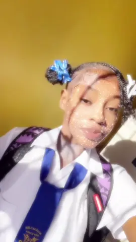 Look at me😍😍 #fypシ゚ #jamaicantiktok🇯🇲viral #school #caribbeantiktokeurs🇭🇹🇬🇾🇹🇹🇸🇷🇯🇲 #prettyschoolazz🇯🇲🇯🇲🇯🇲📚 