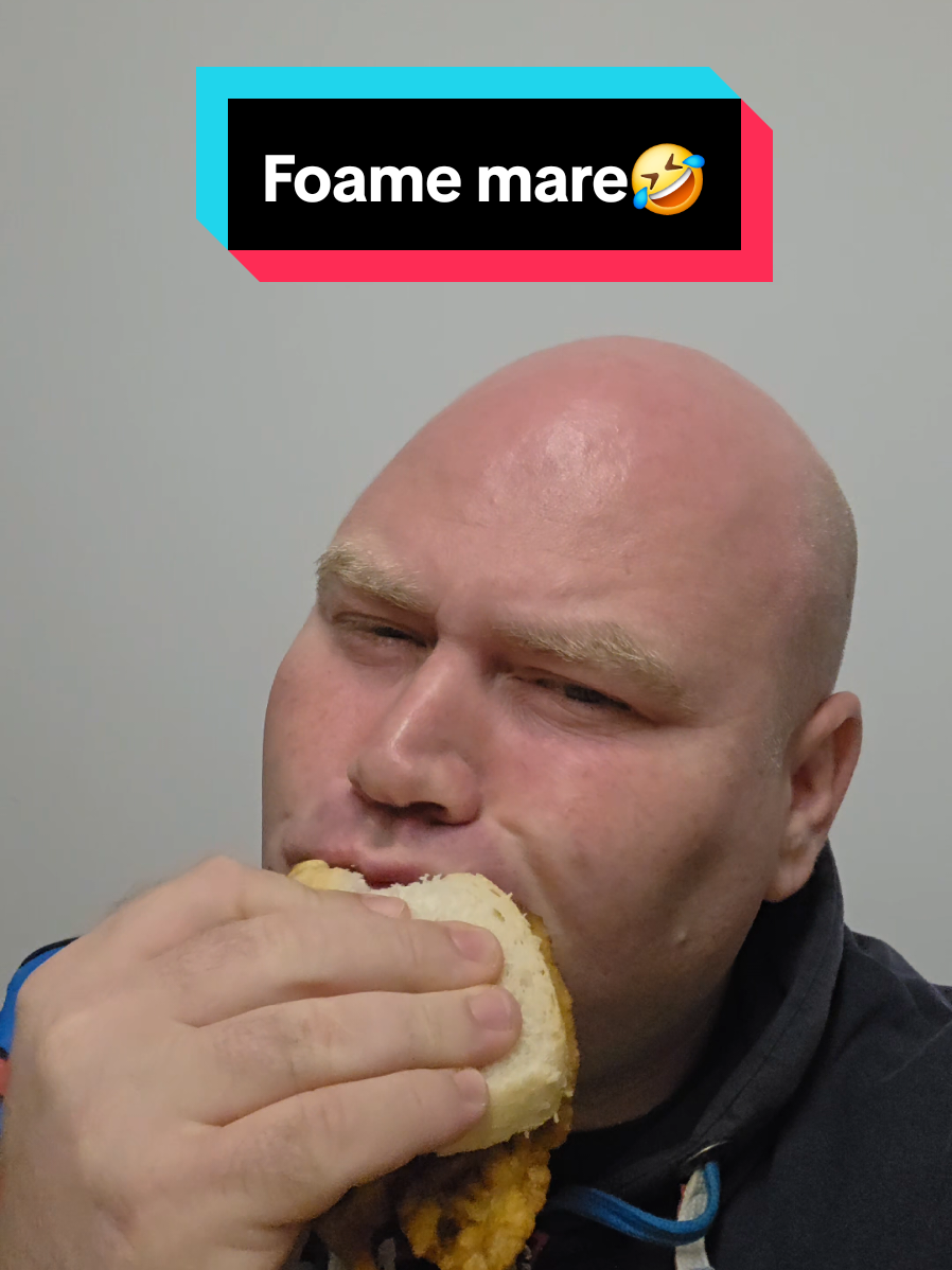 Voi rupeți frigiderul dupa ce stați la baut cu prietenii pana a2a zi la 3!?🤣 #foamemare🤣🤣 #rupefrigiderul #razicumine #viatalatara #fyp 