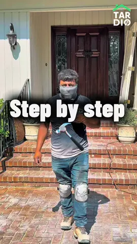 Step by step. Today: framing in the bathroom🪒🔨#homelnspiration #remodeling #savannah #tardiohomeimprovement #FollowUs 