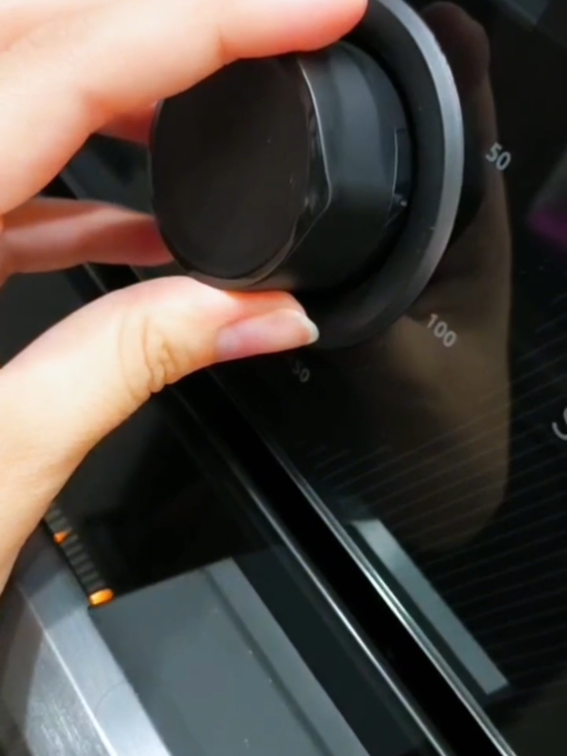 ✨ Sofisticação, tecnologia e praticidade na sua cozinha! O Forno Elétrico de Embutir Dako Supreme Digital 52L traz design moderno, três modos de preparo e Timer Touch com aviso sonoro para resultados sempre perfeitos. 🔥 Com vidro duplo Low-E, cozimento uniforme e economia de energia estão garantidos. E para facilitar ainda mais, conta com vidro interno removível e acabamento limpa fácil. Tudo pensado para transformar sua experiência na cozinha. 🥐🍕🍰 👉 Dako, tradição e inovação para o seu dia a dia! E tem cupom de 12% de desconto: ALEMOR  @Dako Eletrodomésticos  #Dako #FornoDeEmbutir #CozinhaModerna #Design #Praticidade