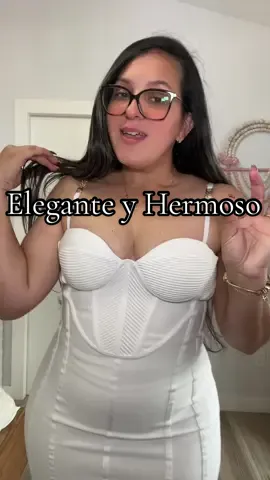 Victoria Bandage Midi Dress, no hay palabras para describir la perfección de este vestido! #mididress #mididressoutfit #dress #dresses #vestido 