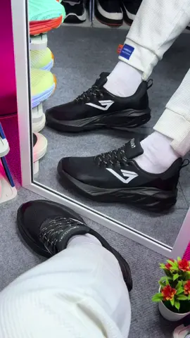 Rekomendasi Sepatu Running Pria yang keren dan kece By E LABEL #sepaturunning #sepatuelabel #sepatumurah #sepatupria #sepatuolahraga 