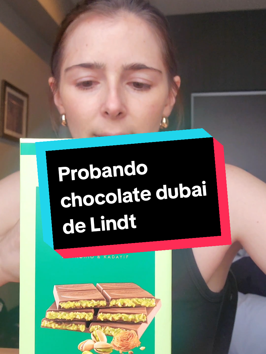 Probando chocolate dubai de la marca Lindt #chocolatelover #chocolatedubai #dubaichocolate #chocolate #pistachio 
