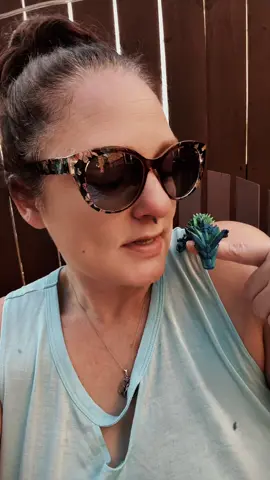 #shitz_n_giggles w/ #simplyshiny✨ when you record a blooper you just completely roll with it. I may or may not have a self inflicted blackeye tomorrow 😂😂💁🏻‍♀️🤷🏻‍♀️ 