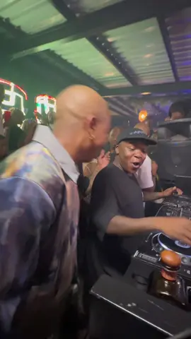 Another Hit‼️‼️‼️ @🅤🅝🅒🅛🅔 🅓🅛🅐🅛🅐     🥷🏽 & @mkproductionsza x @Blaq Seed - #umalume #umalume 