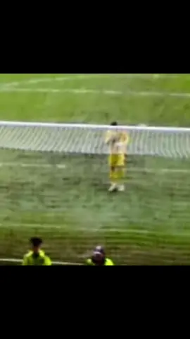 Would die for the badge he absolutely hated that lot. Arthur boruc 👑👑 the holy goalie 