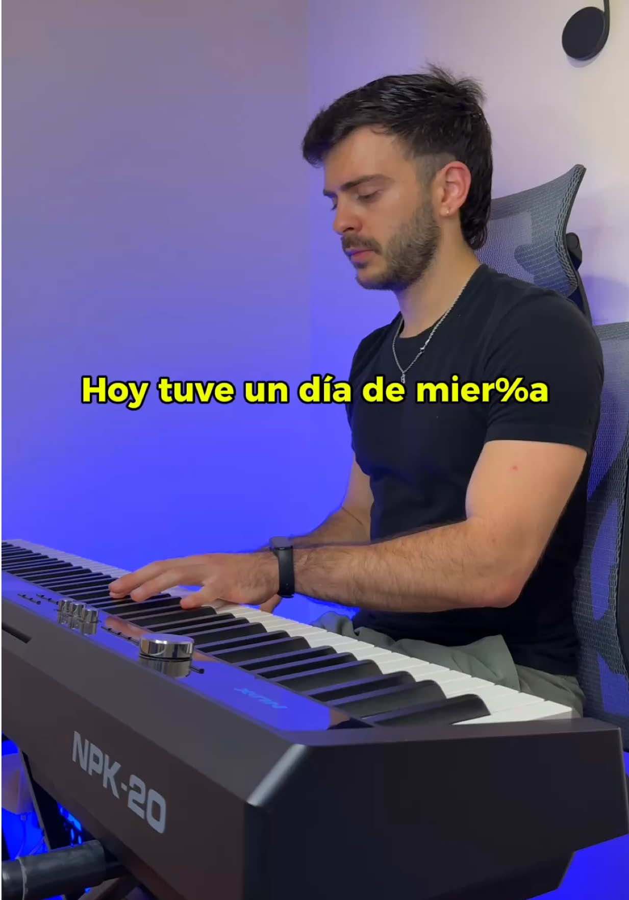 No se si dejaré las redes, si me iré de Buenos Aires o si estoy siendo un dramático y mañana todo se me pasará 🤣 Lo que sí sé es que tocar es lo que más feliz me hace en el mundo, y así este video lo vean 2 personas, quería compartirles cómo me siento. Y contarles sobre esta obra (es más fuerte que yo😅)  Y también AGRADECERLES por todos sus mensajes. Y preocuparse tanto por mi. Gracias. Los quiero 😭😭😭❤️❤️❤️❤️ Y tmb gracias @breyer_musica y @nuxargentina por este hermoso piano. Lo tengo hace meses y estar sumergido en el llanto no me permitió nunca poder grabar de una vez este video que tanto quería 😭🫶🏻