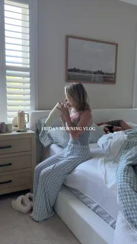 happy Friday queens 🩵☕️✨🎀 #Vlog #friday #morningroutine #alaniathlete #workoutroutine 