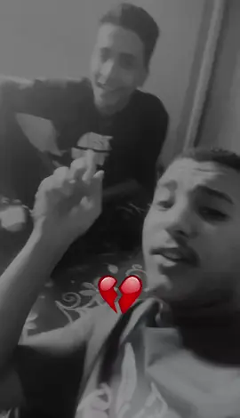 هتفضل ف القلب يخوي 💔😭