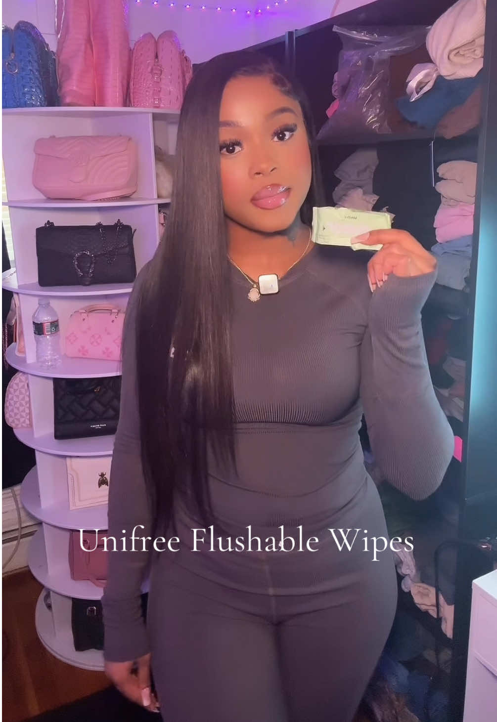 These wipes are a game changer , I take them EVERYWHERE I go it’s a must ! 💚  #unifreewipes #flushablewipes #wipes 