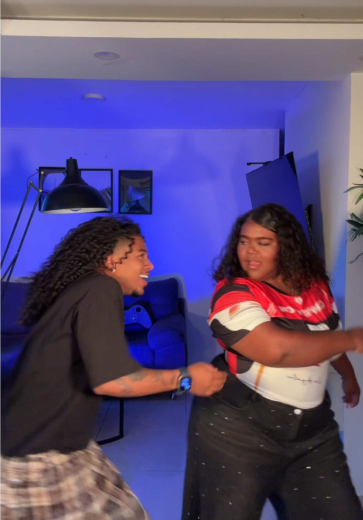 Cuello salió del chat 🤣