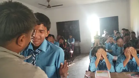 motivation class  आफ्ना जिबन का गल्ती को रिअलाइज हुँदै पुरै बिद्यालय परिबार नै रुवाबासी 