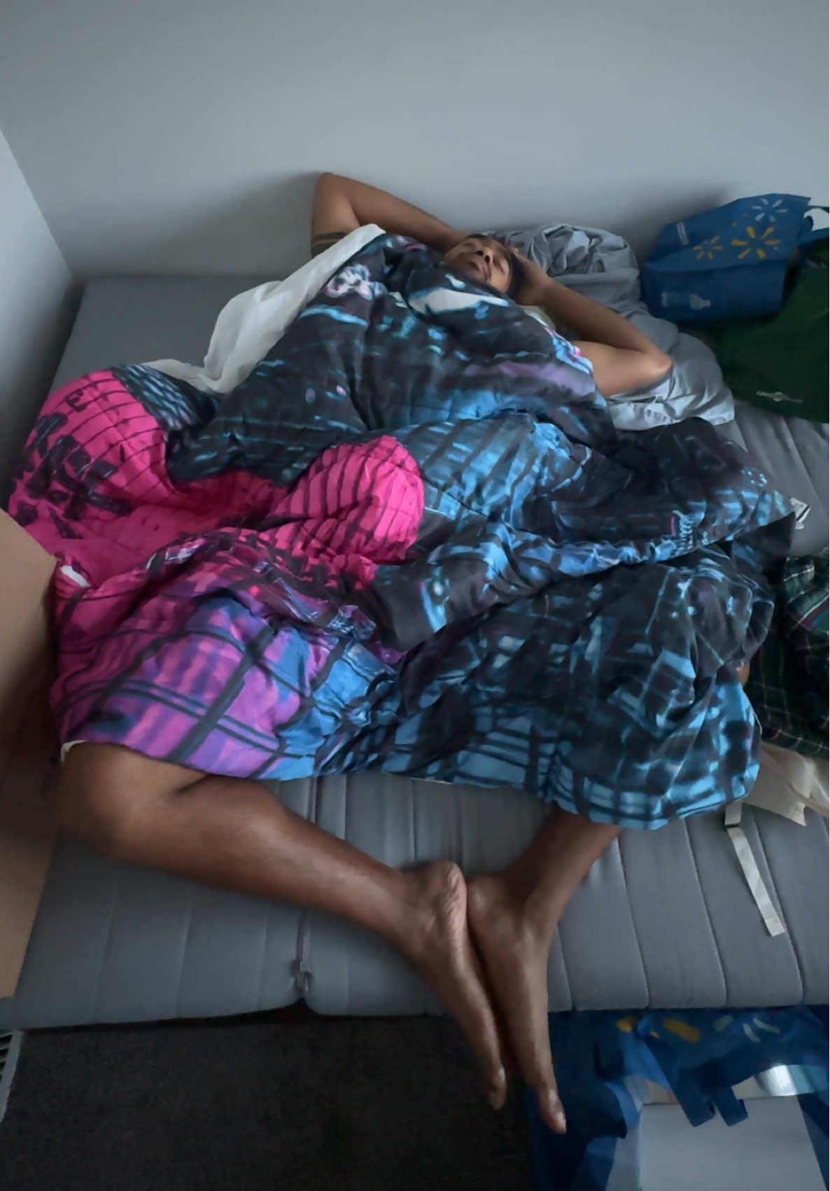 Atp the sleep deprivation got this man sleeping everywhere and in any position 😂 @DevenChris 