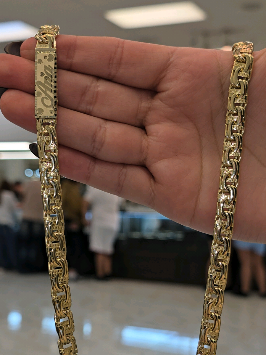 @TAMAYOS THE BIG STORE @TAMAYOS FABRICA DE ORO @TAMAYOS THE BIG STORE @tamayoshoustonoficial @tamayosbrownsville #tamayos #gold #viralvideo #chinobar #girls 
