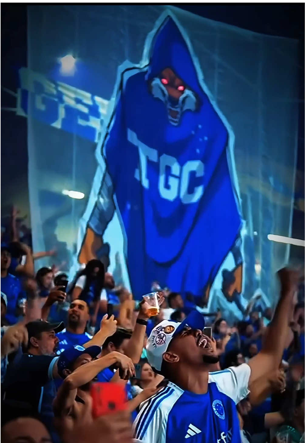 UM GIGANTE INCONTESTADO! Créditos das imagens ao @ foto.mineirao #cabuloso💙🦊 #maiordeminas #futeboledit #cruzeiro #torcida 
