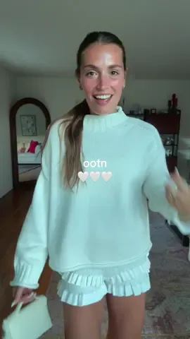 the @J.Crew rollneck sweater is worth the hype! happy friday to everyone that loves to wear white all year round!! 🙂‍↕️🤍