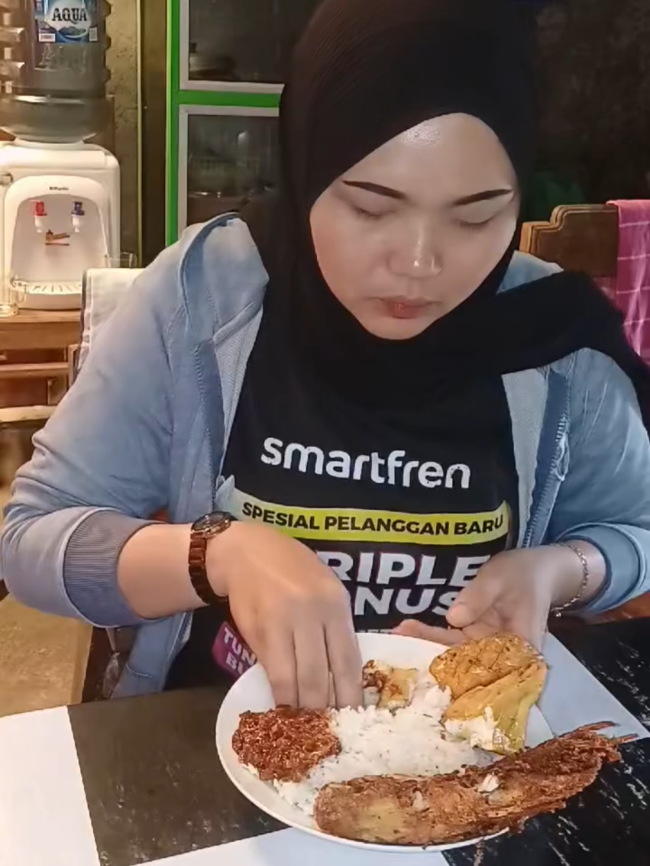 Yuk temenin makan aku kali ini gaess...😁😉 #mamarika #makananviral #dailyvlog #mamarika #fyp 