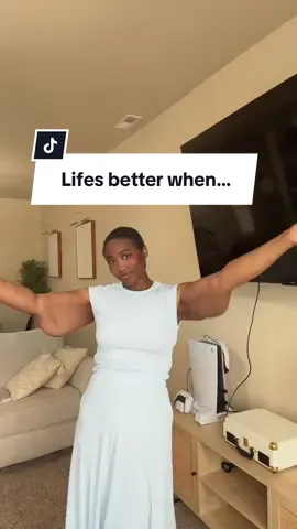 2 more weeks until I can start training upper body again! The muscle gains about to go crazy #looseskinremoval #armlift #backlift #brachioplasty #looseskin 