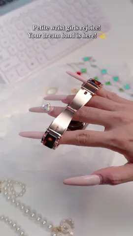 Found THE watch band of my dreams and I can’t stop staring at my wrist now. Worth every penny!#tiktokshop #ShopVideoCarnival #watchband #giftidea #OOTD 