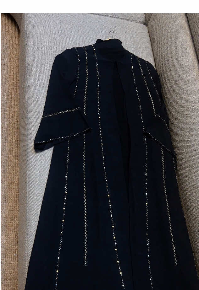 Lihat lebih dekat abaya yang teinspirasi dari tokoh berpengaruh dalam Islam ✨ #abayastyle #abayaouter #abayakajian 