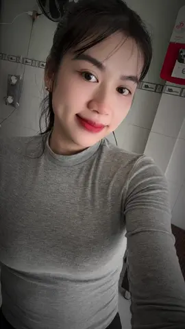 Dù phong ba bão táp cũng phải cố gắng bước qua