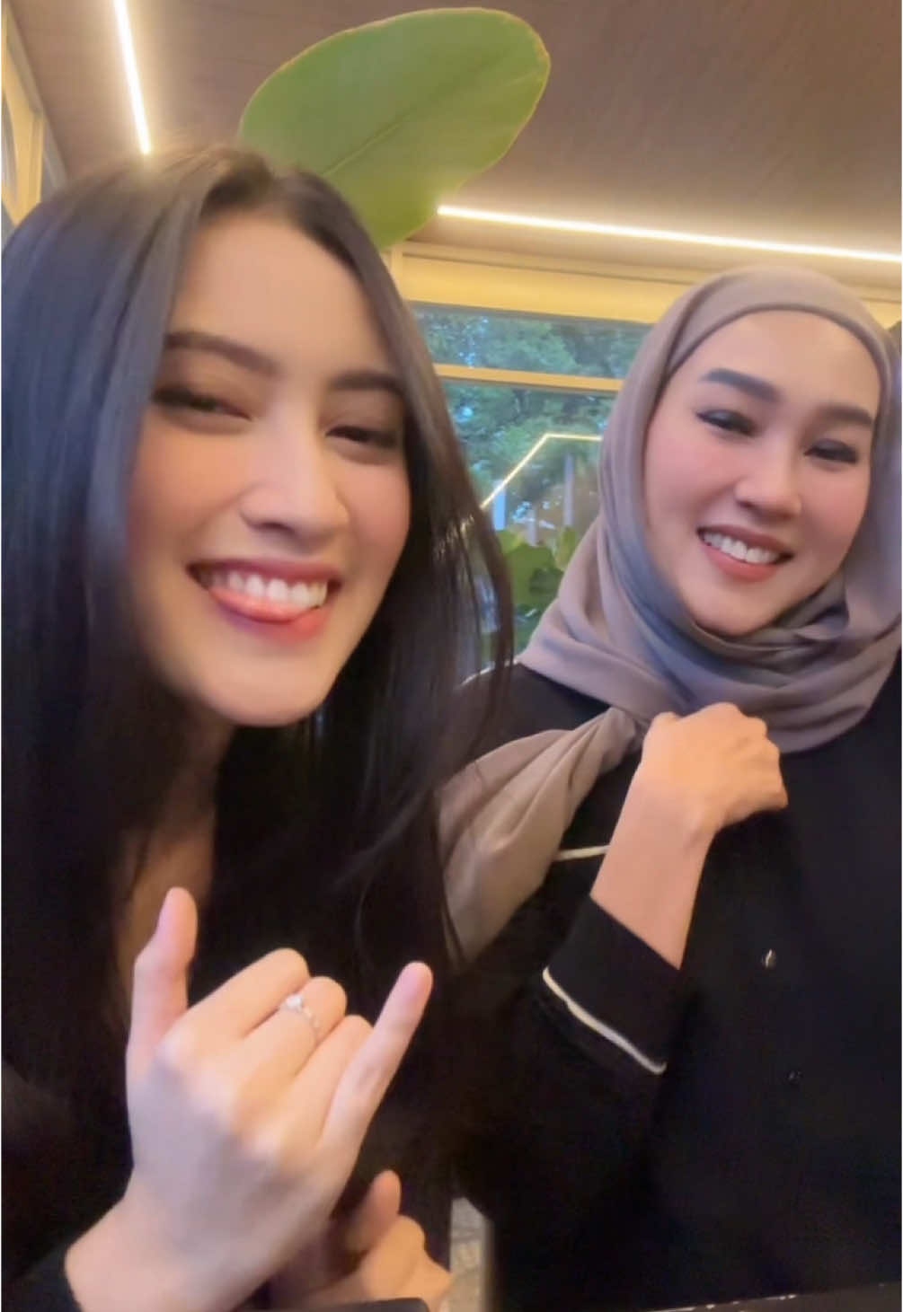 Tumben mama mau diajak tiktokan😌