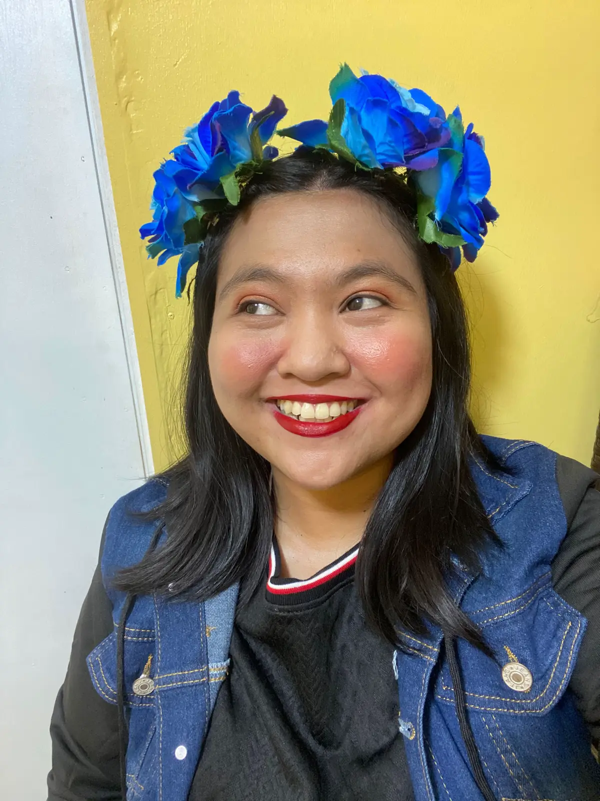 Outfit check ✅💙💙💙💛💛💛 While waiting Sa sundo to going gig/event at Sainté Coffee - Valenzuela for performing later at 2-3pm. Ey 🫡