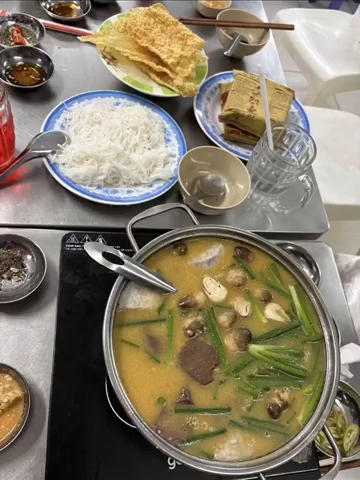 Lâu lâu mới có một bữa với bạn bè