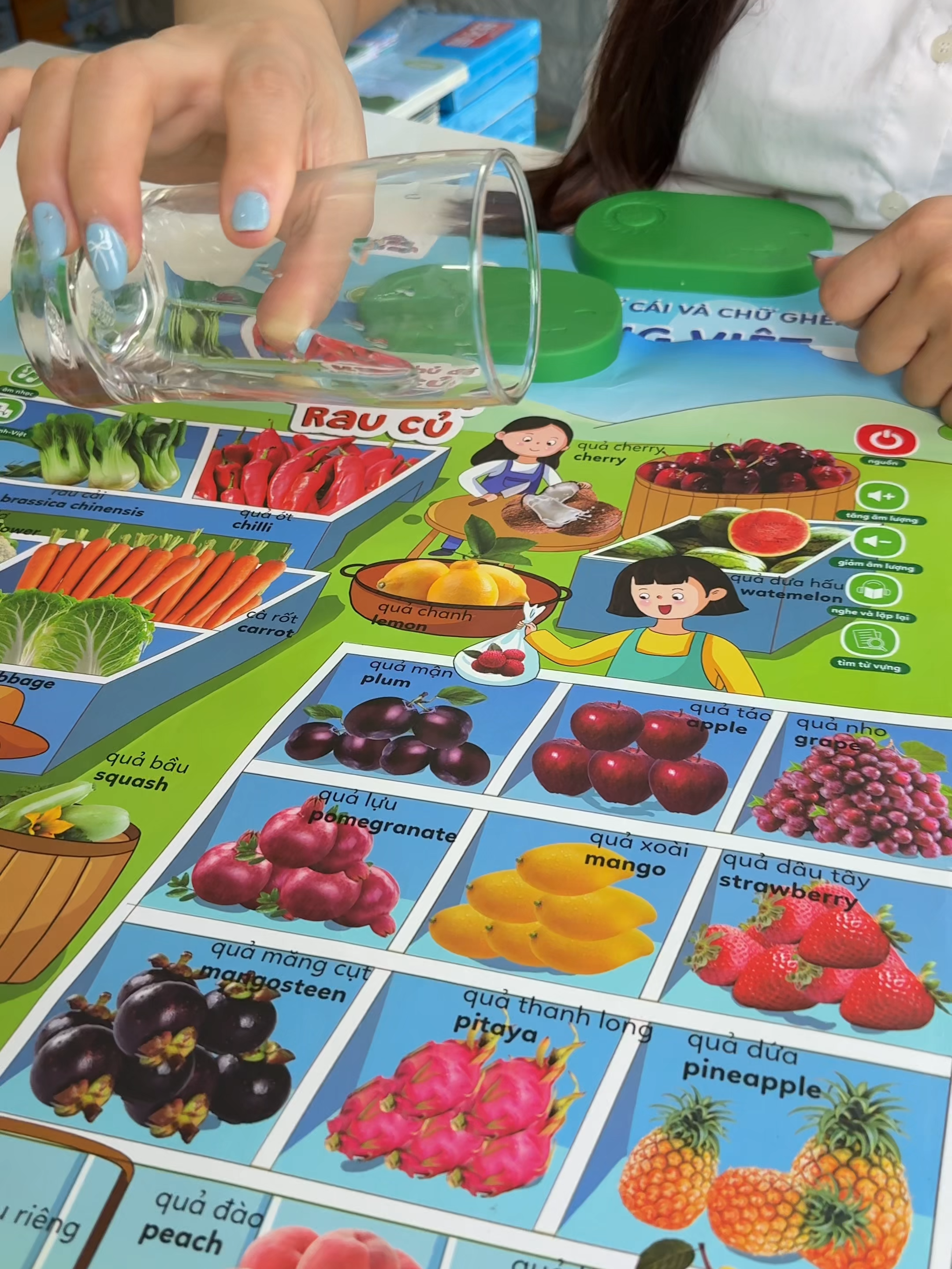 bảng từ vựng điện tử thông minh, bé chạm là phát ra âm thanh, vừa nhìn vừa nghe giúp bé ghi nhớ tốt hơn #cohoaidochoi #dochoithongminh #dochoichobe