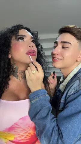 @𝐎𝐬𝐰𝐚 𝐍𝐢𝐜𝐞 @KeniaOs tu patrona y te callas  #paolasuarez #perdidas #keniaos 