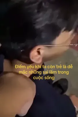 Không phải vết thương nào cũng chảy máu. Và cũng không phải không chảy máu là không bị đau. Điều đáng sợ nhất đối với mỗi người là mỗi ngày thức dậy. Và nhận ra trong cuộc sống mình không có người và điều gì để chờ đợi, cố gắng cả 😓😭