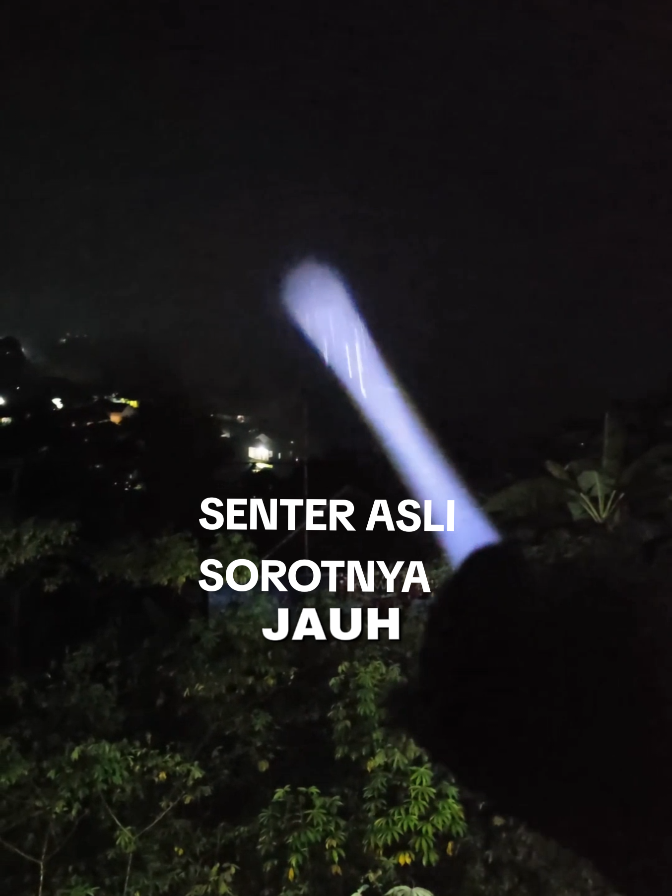 Membalas @safitri_sf67 berani2 nya bilang palsu😡 Ini senter kepala original Aoki, 60w 800Lumens batrenya 3000 mAh. #senterkepala 