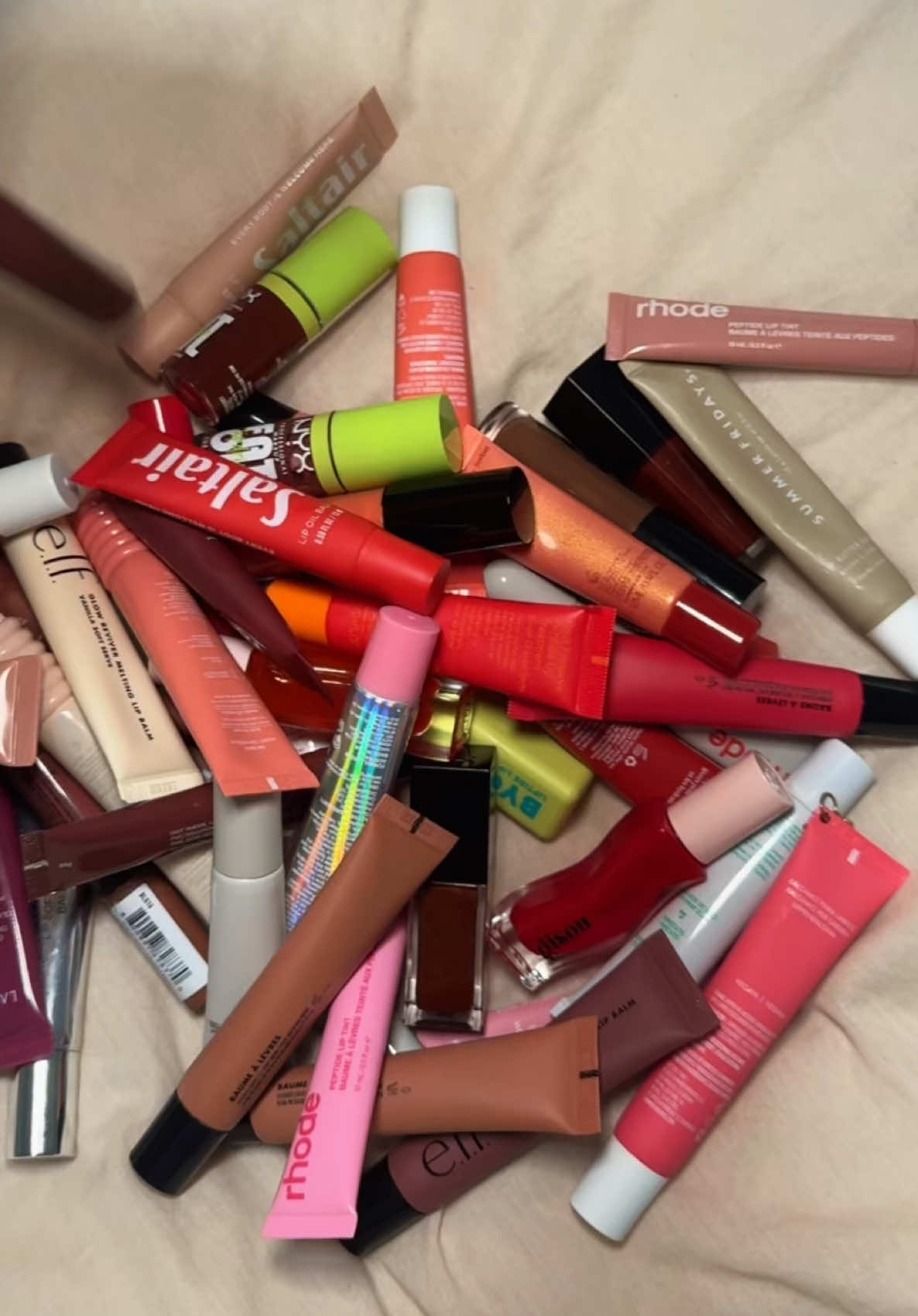 Of course I do 🤎 @laneige_us @cocokind @elfcosmetics @TOPICALS @byoma @Gisou @rhode skin @EADEM @Summer Fridays @Vitamasques US @Saie @Naked Sundays @NYX Professional Makeup @Naturium @Olehenriksen @Glossier @REFY @Fenty Beauty 