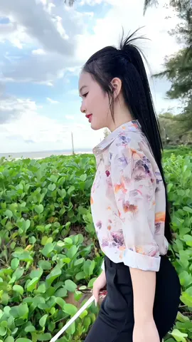 Nhạc thì buồn nhưng mặt thì không thể nào buồn được 🤣