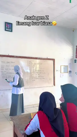 Pertanyaan anak yg malas nulis🤣#fyp #kontenlucu #trending #sekolahsma 
