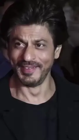 senyumnyaa euyy , buat hati ademm 😍🥰 #fyp #bollywood #kingsrk #lovesrk #SRK 