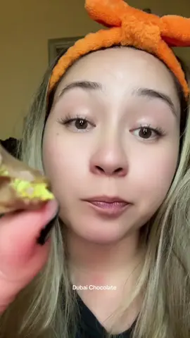 Que delicia no puede ser con razón tan tanto pedo con este chocolate. Ya los creo ya gracias 💕👌🏻 Chocolate Dubai  con kunafa y pistachios 👌🏻 Está marca esta perfectamente  #paratiiiiiiiiiiiiiiiiiiiiiiiiiiiiiii #chocolatedubai #fyp 