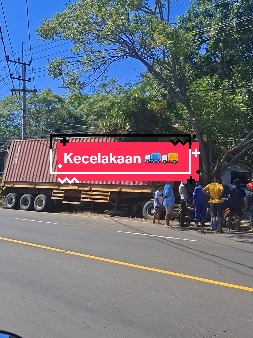 utamakan keselamatan ya #kecelakaan #kecelakaanlalullintas #lakalantashariini #lakalantasprobolinggo #probolinggo 