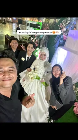 Replying to @Enuy siapa nih yang bialng gus azmi gabisa senyum?😆 #wedding #gusazmi #azmiaskandar #khansamariska #ningkhansa 
