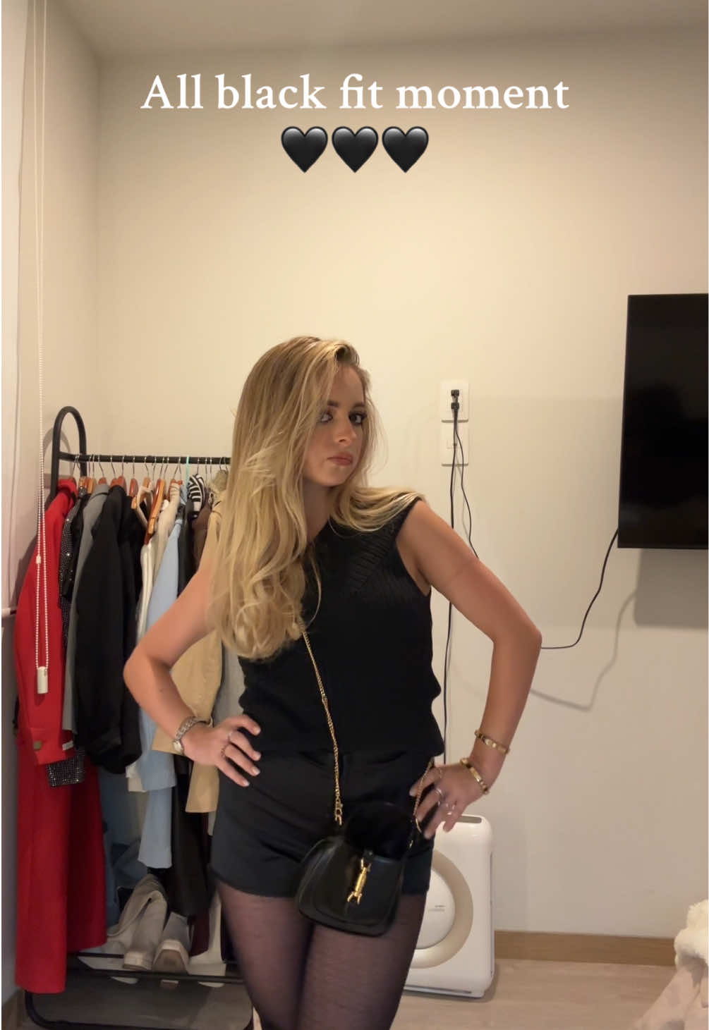 Dark femininity outtttt 🖤 #OOTD #black #theweeknd #trend #fyp 