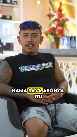 Yuk, kenalan lebih dekat sama Wito Sam Pitak! 🤯 Selama ini kita cuma tau Wito Sam Pitak dengan nama yang sering dipake, tapi ternyata banyak yang gak tau nama aslinya, lho. Penasaran? Langsung aja tonton obrolan eksklusif Wito Sam Pitak bareng Ridhan Nandari di YouTube channel sekarang! #witossampitak #ridhannandari #podcast #podcastindonesia #youtuberindonesia #kontenkreator #videoreels