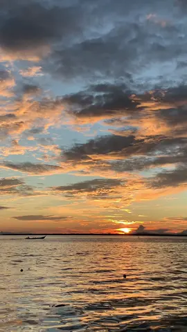Langit sore mengajarkan: indah tak selalu lama#stitch #sanset #xybca #fypage #fy