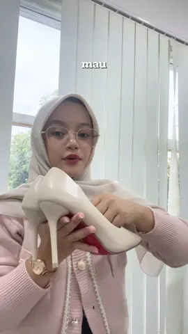 Rekomendasi sepatu high heels 9cm yang bestseller nya nyaman banget di pakai 🥰🤗🙌🏻✨ #sepatuheels #sepatuhighheels #highheels #heelskantor #heelsruncing #heelswanita #sepatuheels9cm  #heels9cm #heelselegant #heelsnyaman 