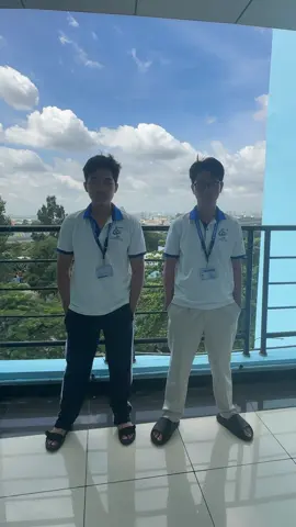 yêu thương nhau gì đâu hả@Trường ĐH Công nghệ Thông tin #sơntùngmtp #duthien 